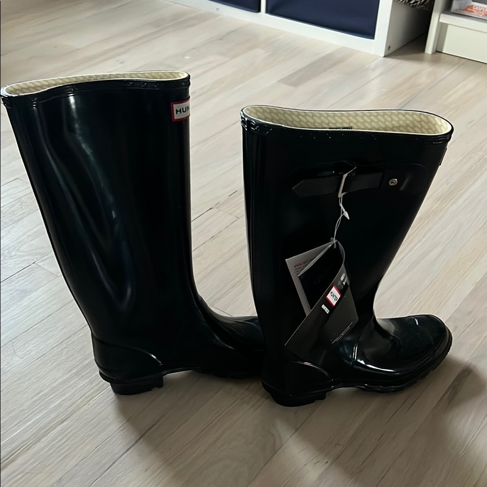 Hunter Classic Black Glossy Boots - Picture 4 of 6